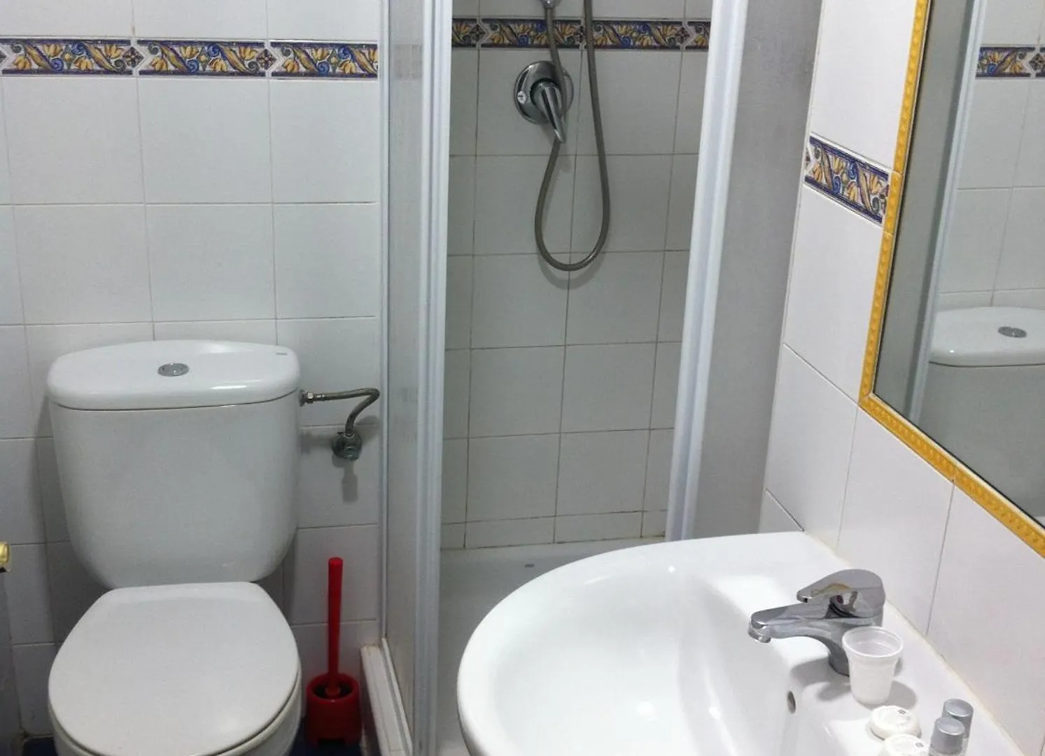 Hotel Bolina Guernica y Luno 0*,
